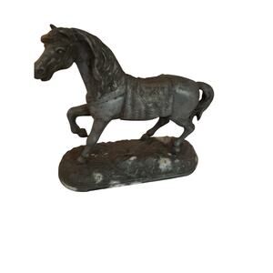 ANTIQUE VERY DETAILED METAL HORSE SCULPTURE